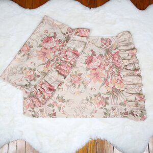 RALPH LAUREN Vintage Guinevere Standard Pillowcases with Ruffles